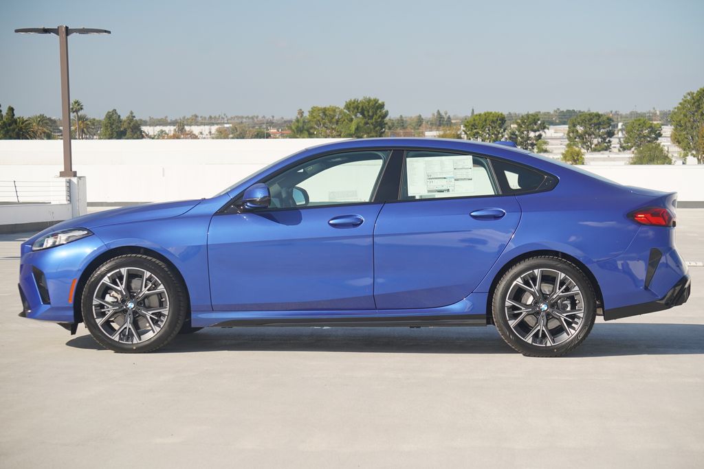 Thumbnail: 2026 BMW 2 Series - 4