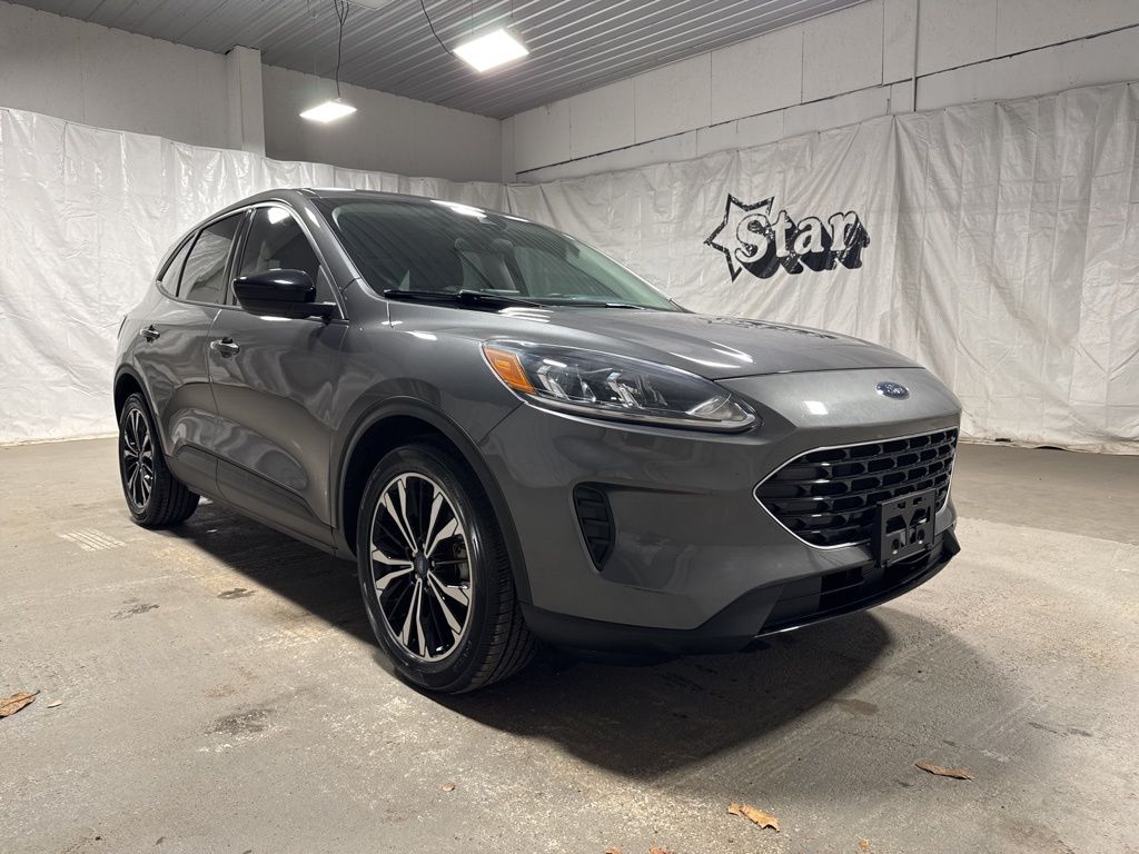 Gray Metallic 2022 Ford Escape SE FWD SUV / Crossover Front-Wheel Drive 8-Speed Automatic