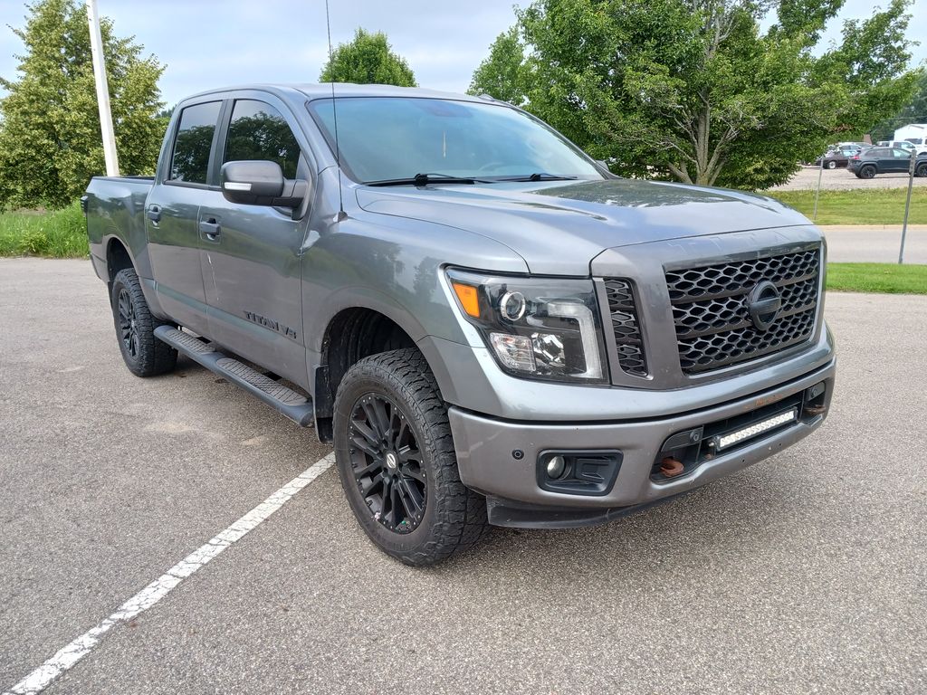 Gray (Gun Metallic) 2018 Nissan Titan Pickup Truck Four-Wheel Drive 7-Speed Automatic
