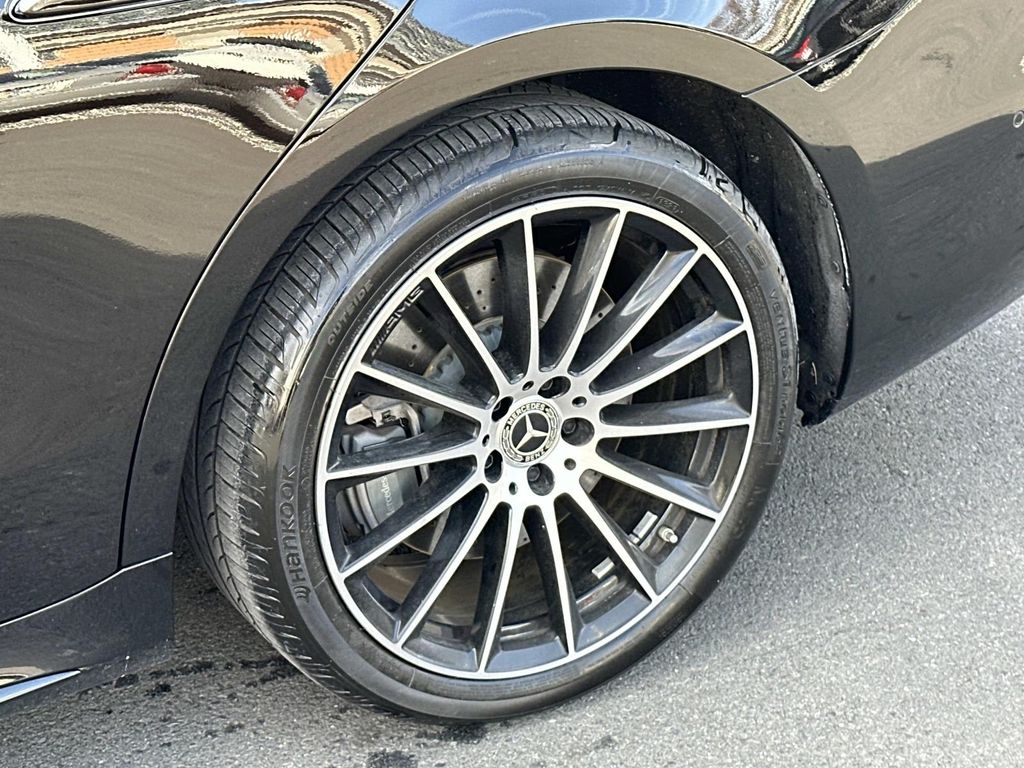 Thumbnail: 2022 Mercedes-Benz S-Class - 16