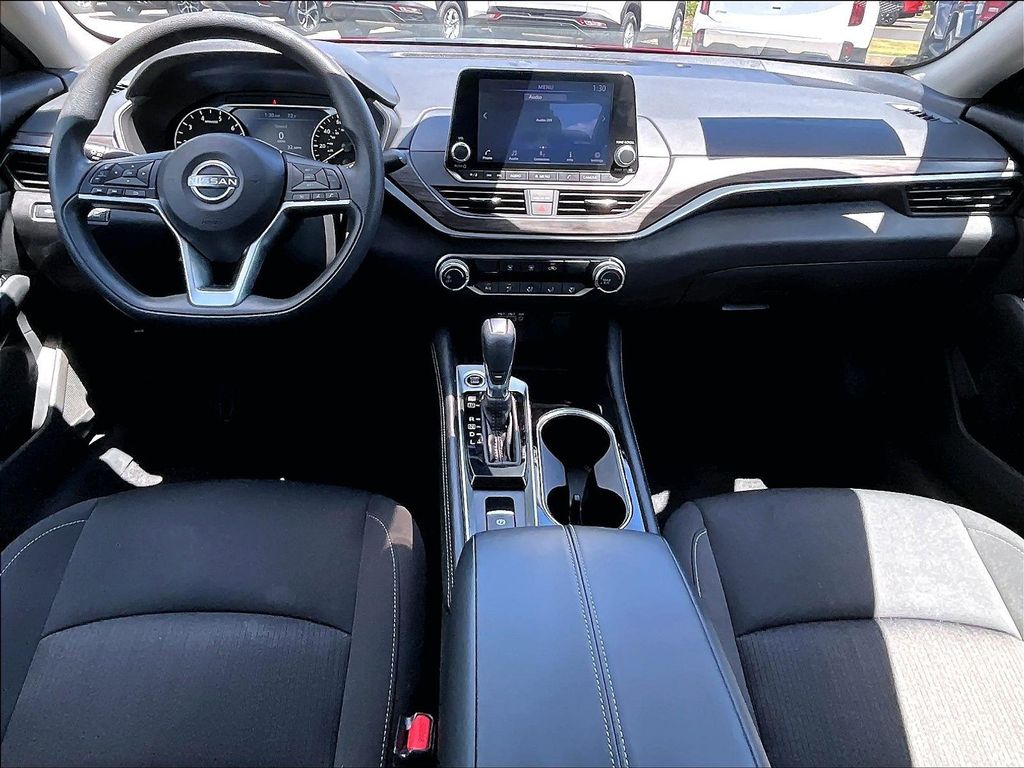 2023 Nissan Altima — photo 21