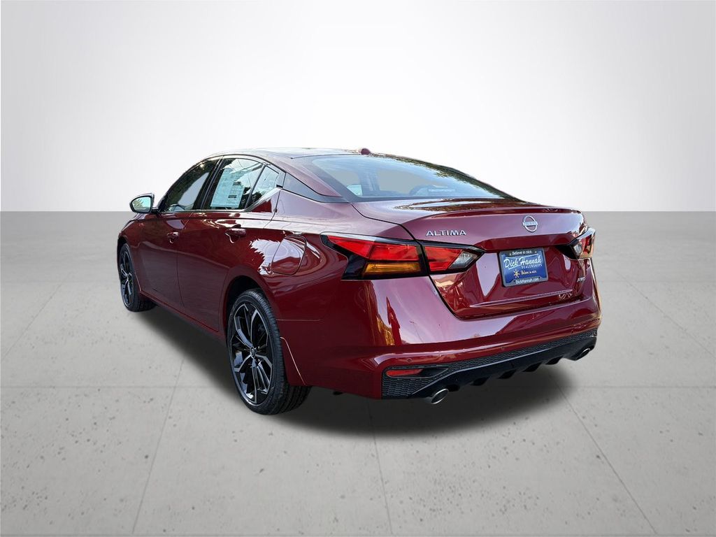 2025 Nissan Altima 2.5 SR
