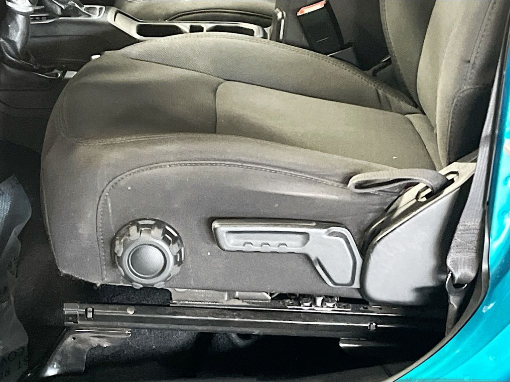 Used 2020 Bikini Pearlcoat Jeep Unlimited Sport S image 18