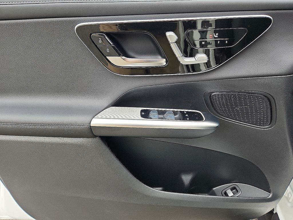 Thumbnail: 2026 Mercedes-Benz GLC - 8