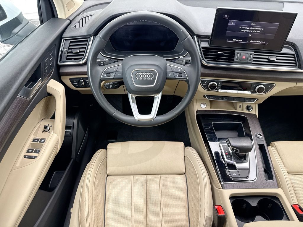 Thumbnail: 2023 Audi Q5 - 10