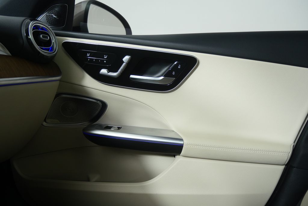 Thumbnail: 2023 Mercedes-Benz C-Class - 24