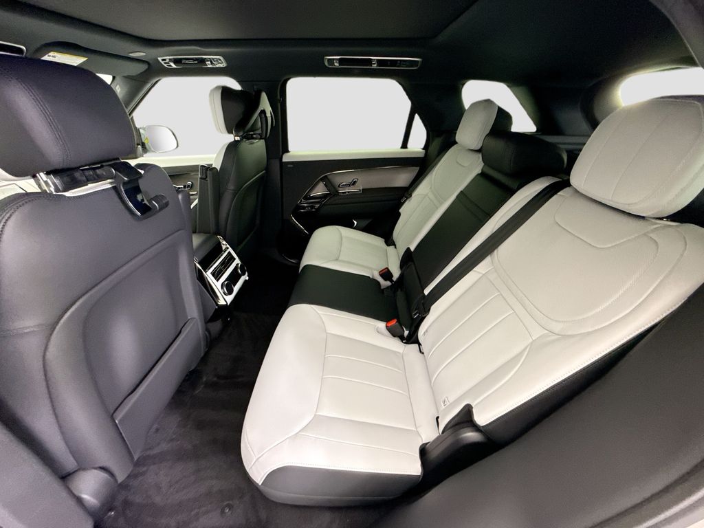 Thumbnail: 2026 Land Rover Range Rover Sport - 20