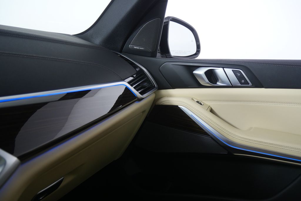 Thumbnail: 2021 BMW X5 - 28