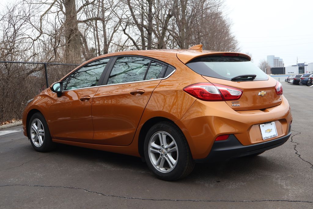 Thumbnail: 2017 Chevrolet Cruze - 5
