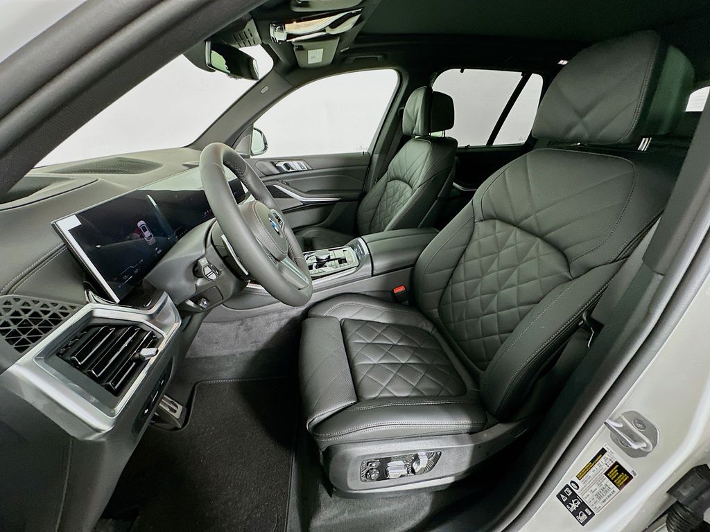 Thumbnail: 2026 BMW X5 - 16