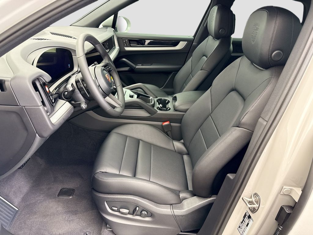 Thumbnail: 2026 Porsche Cayenne - 5