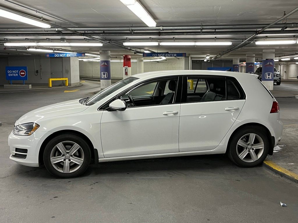 2015 Volkswagen Golf  28