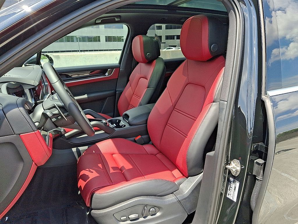 Thumbnail: 2025 Porsche Cayenne - 5