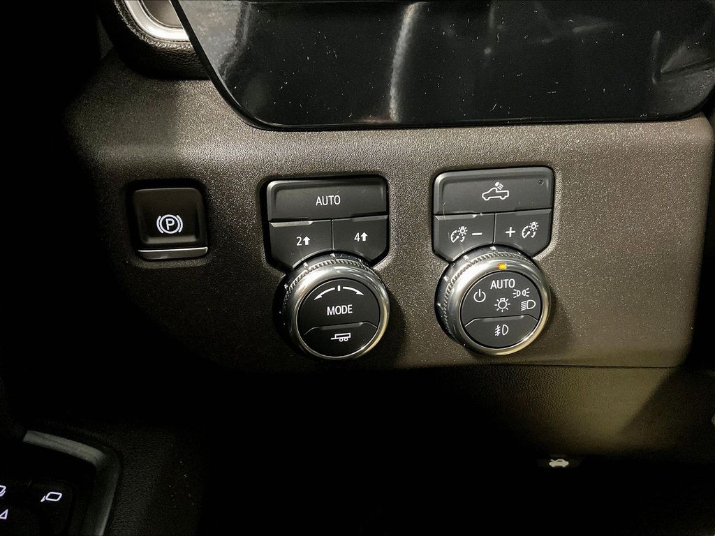 2025 GMC Sierra 1500 — photo 25