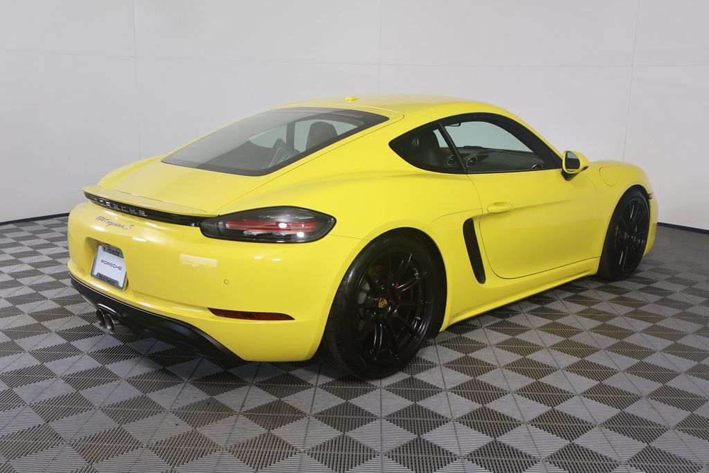 2022 Porsche 718 Cayman S 4