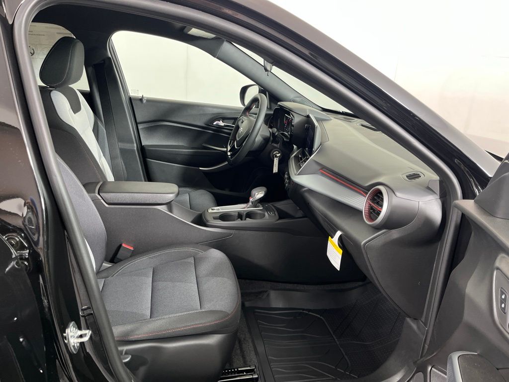 Thumbnail: 2026 Chevrolet Trax - 8