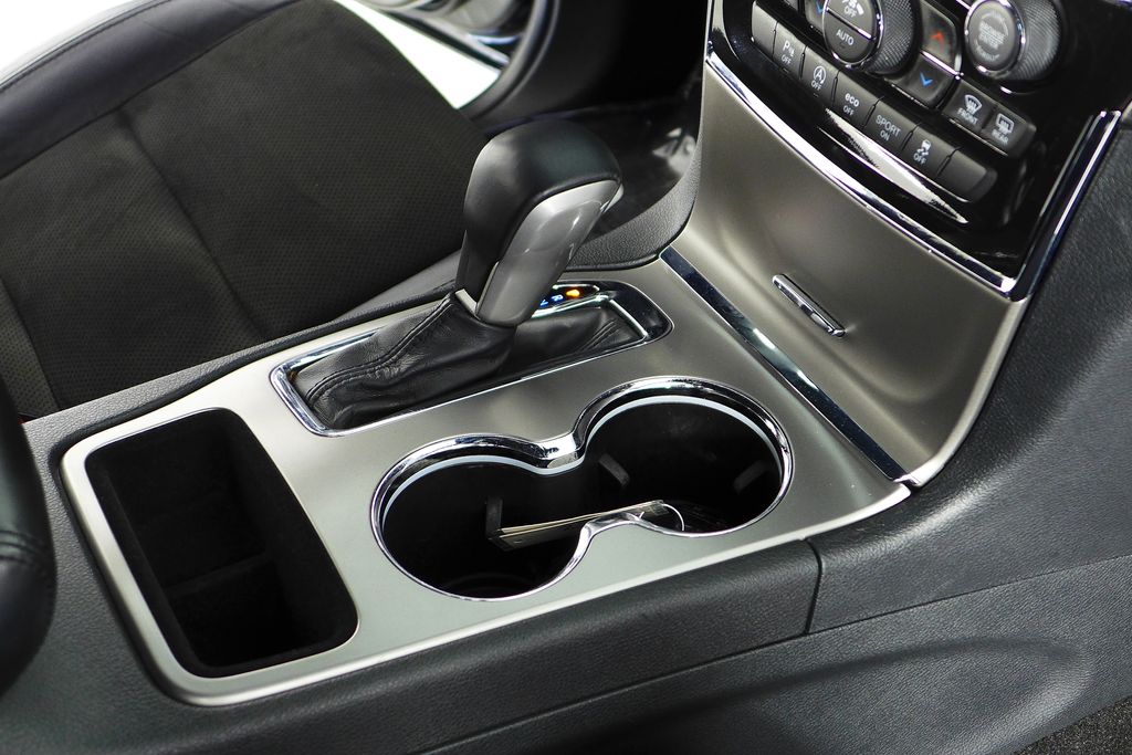 Thumbnail: 2022 Jeep Grand Cherokee - 14