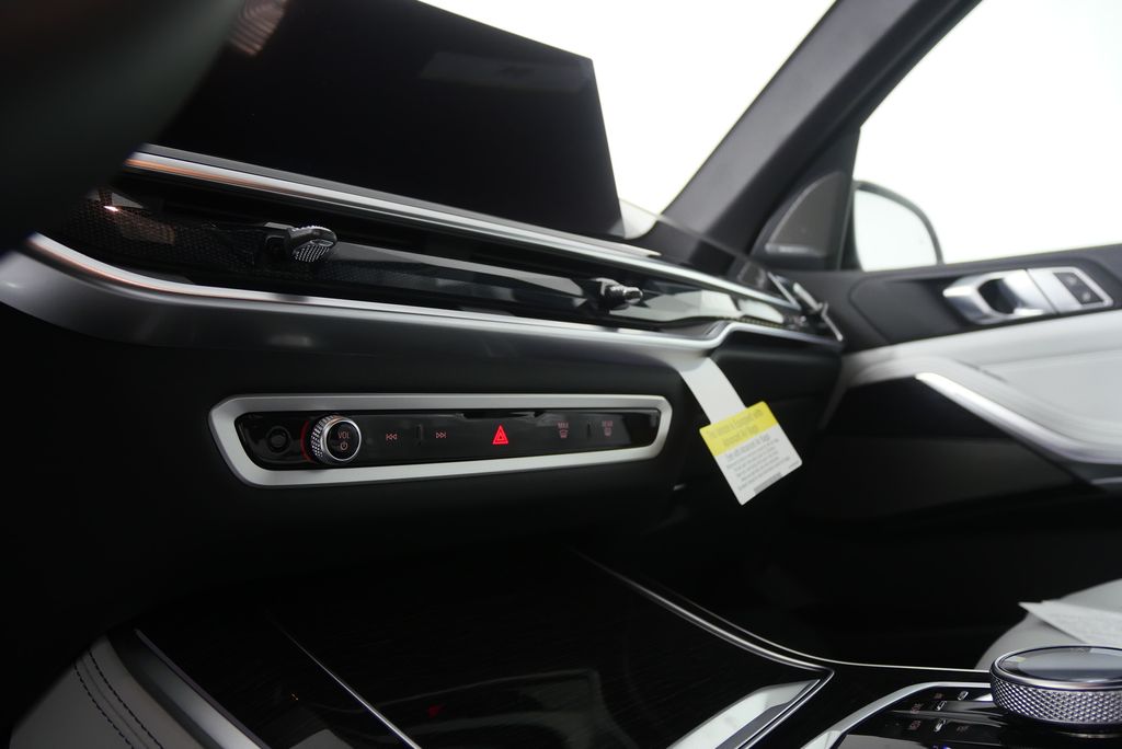 Thumbnail: 2026 BMW X5 - 20