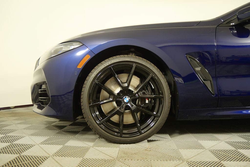 Thumbnail: 2026 BMW 8 Series - 8
