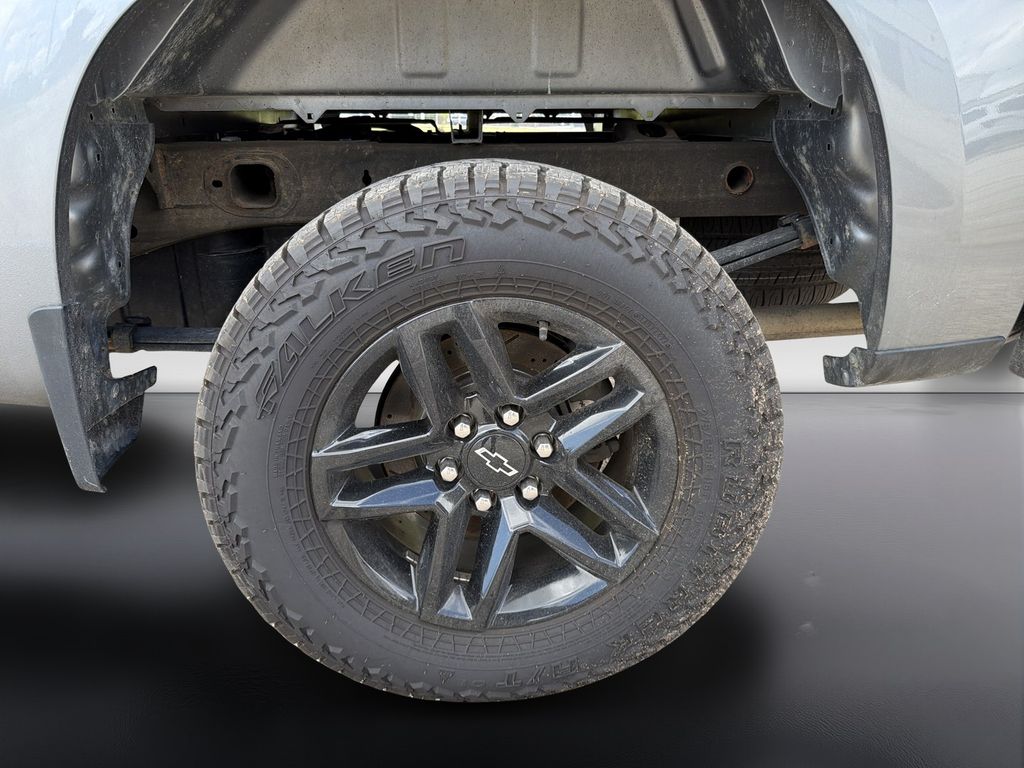 Used 2021 Gray Chevrolet Custom Trail Boss image 9