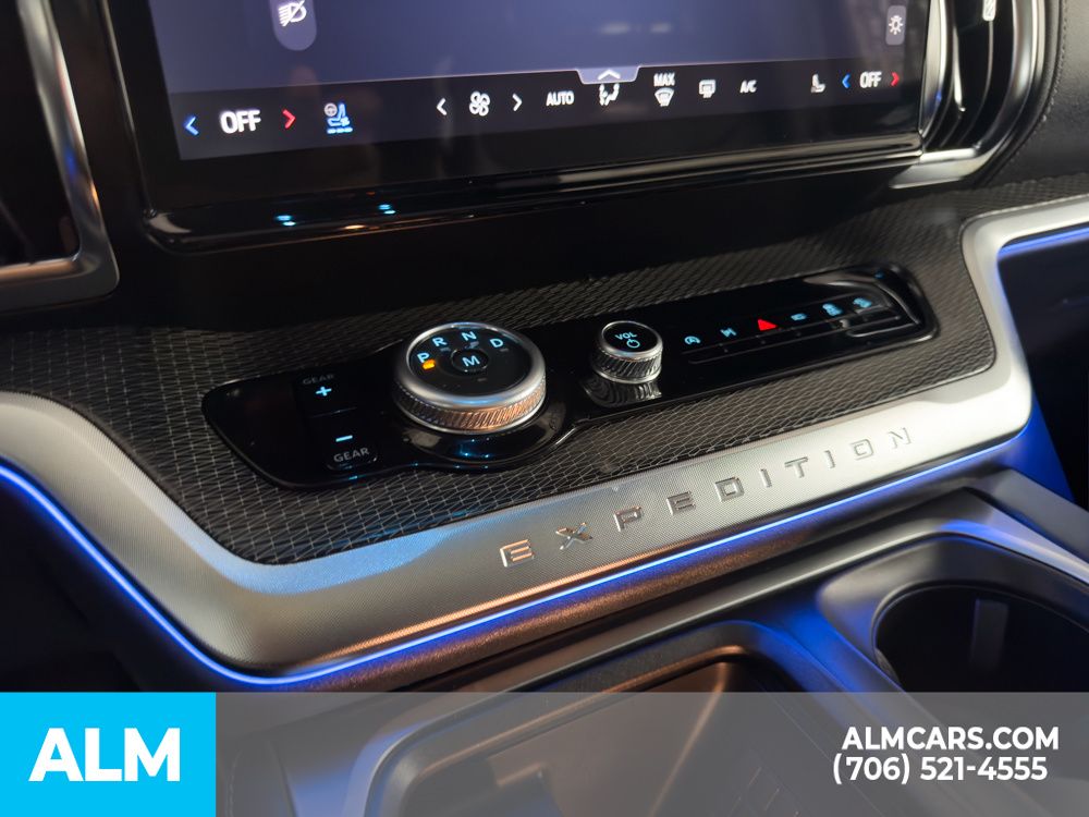 Used 2025 Black Metallic Ford Platinum image 26