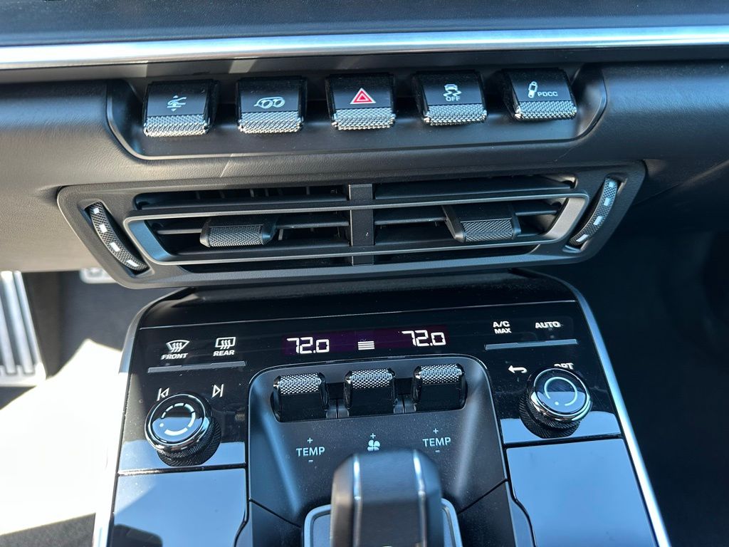 Thumbnail: 2025 Porsche 911 - 26