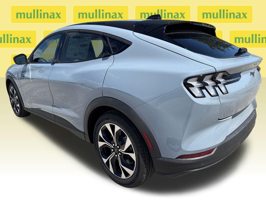 New 2026 Gray Ford Select image 4
