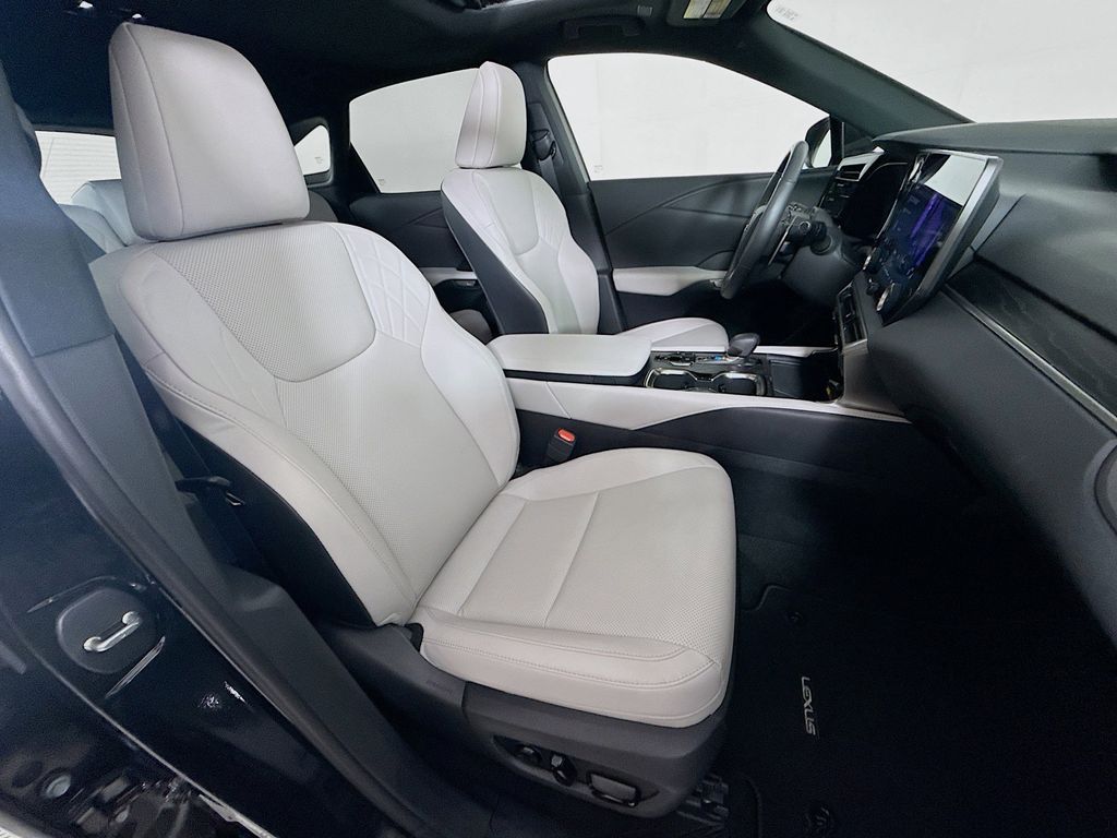 Thumbnail: 2025 Lexus RX - 29