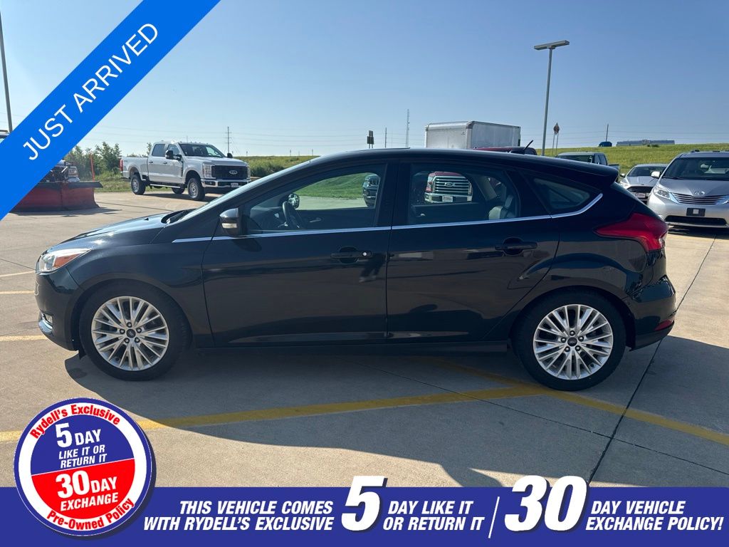 Shadow Black 2018 Ford Focus Hatchback Front-Wheel Drive 6-Speed Automatic