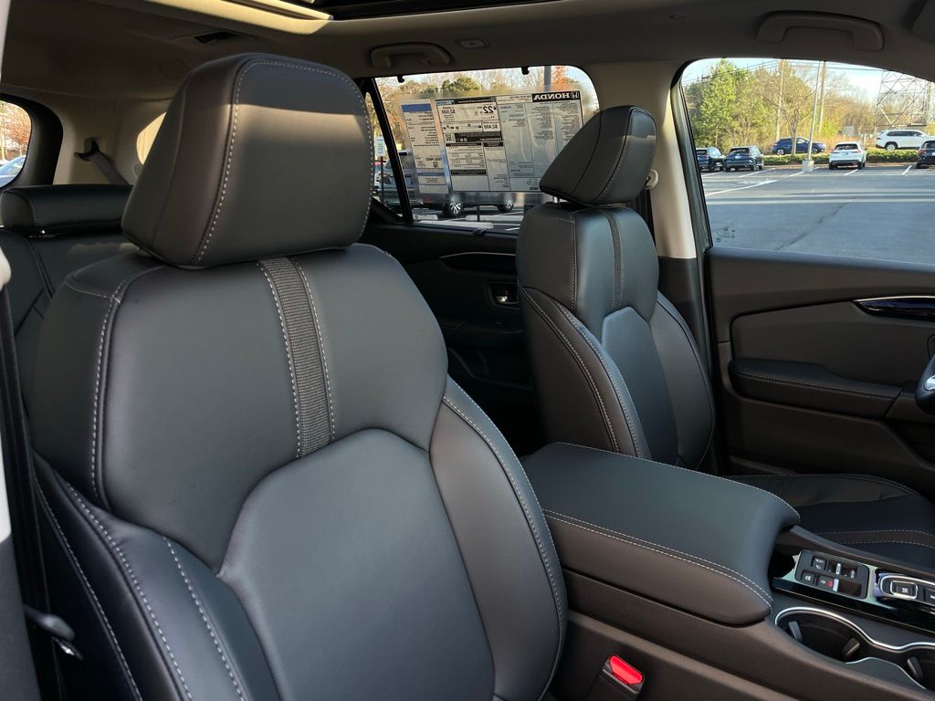 Thumbnail: 2025 Honda Pilot - 31