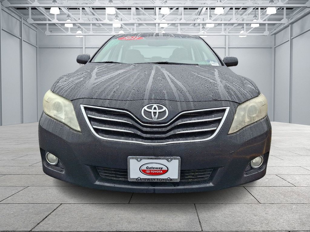 2011 Toyota Camry XLE 2