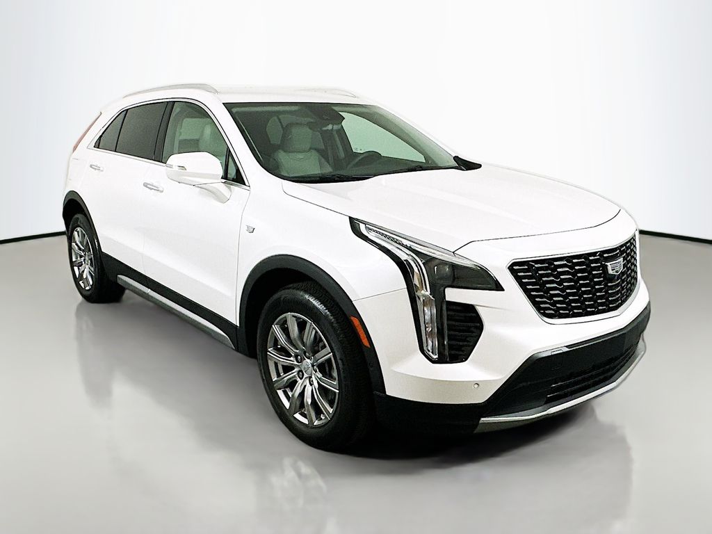 2022 Cadillac XT4 Premium Luxury 3
