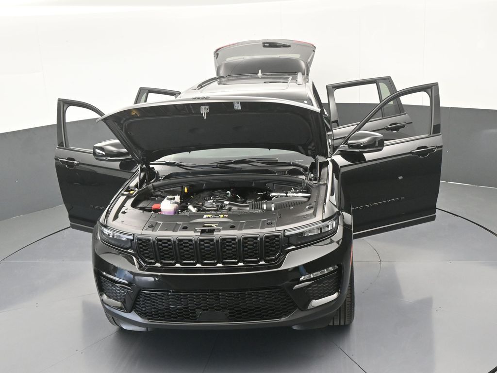 New 2025 Diamond Black Crystal Pearlcoat Jeep Limited image 65