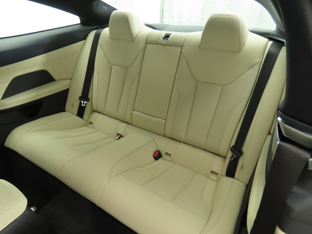 Thumbnail: 2026 BMW 4 Series - 22