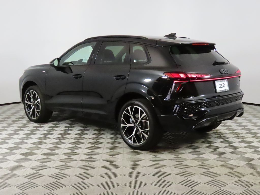 Thumbnail: 2026 Audi Q3 - 3