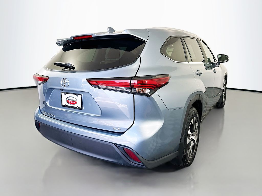 Thumbnail: 2023 Toyota Highlander - 5