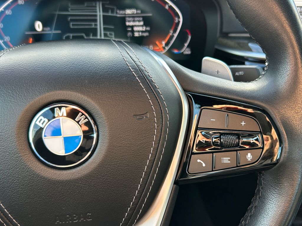 Thumbnail: 2022 BMW 5 Series - 20