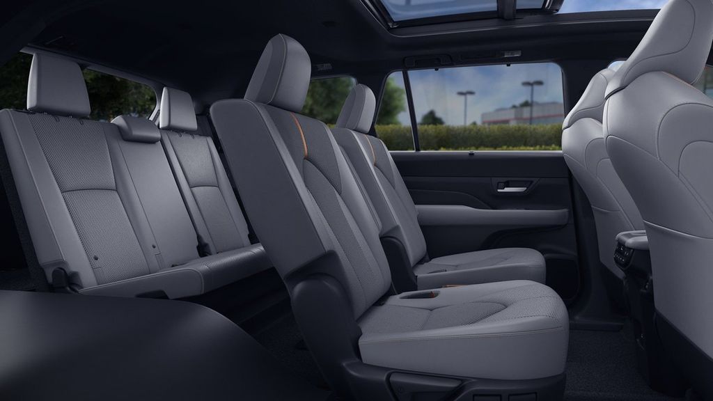 Thumbnail: 2025 Toyota Grand Highlander - 21