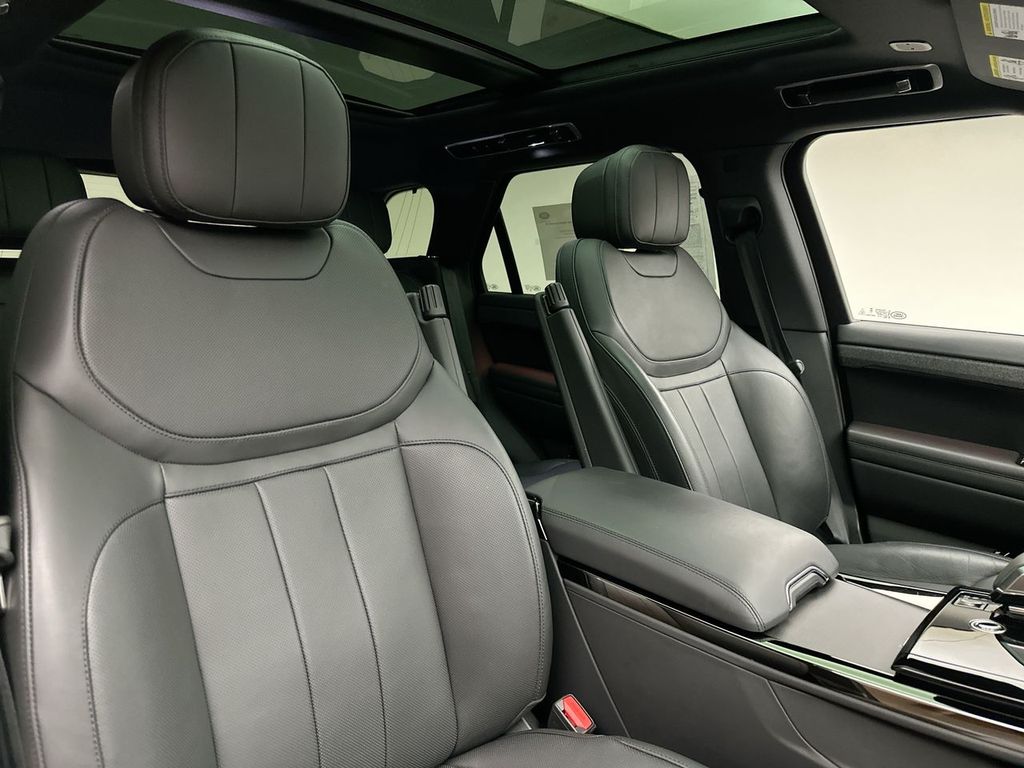 Thumbnail: 2024 Land Rover Range Rover Sport - 18