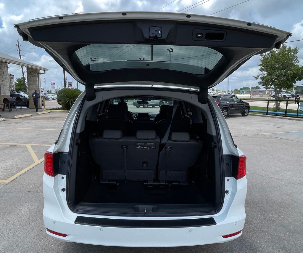 2018 Honda Odyssey Elite White at Community Honda