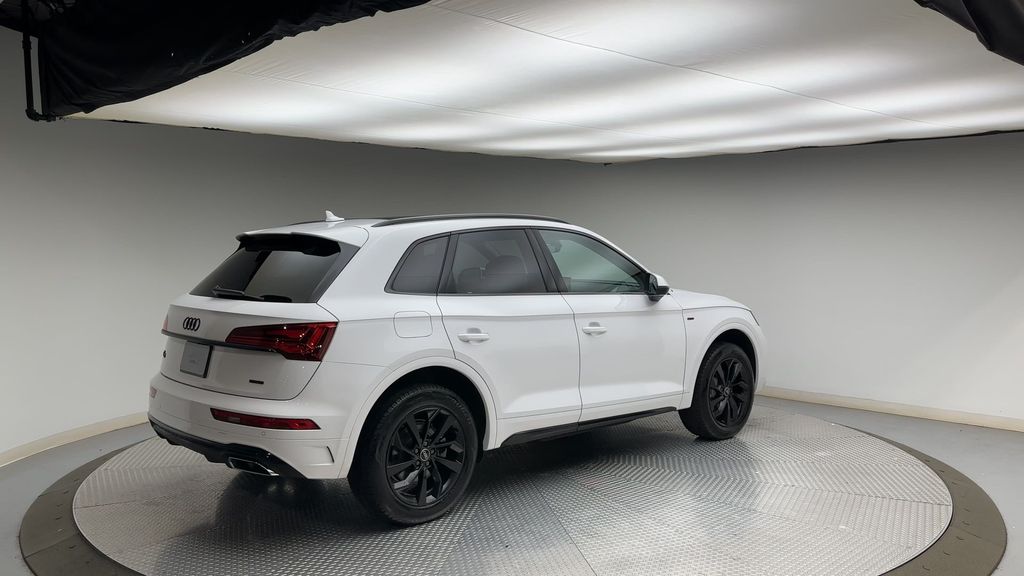Thumbnail: 2024 Audi Q5 - 2