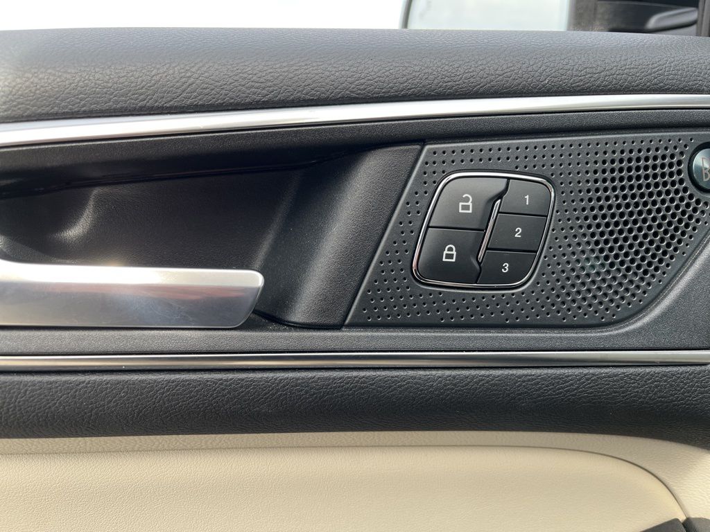 Thumbnail: 2022 Ford Edge - 11