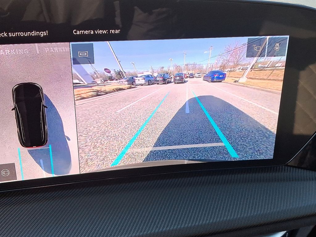 Thumbnail: 2025 Audi SQ5 - 19