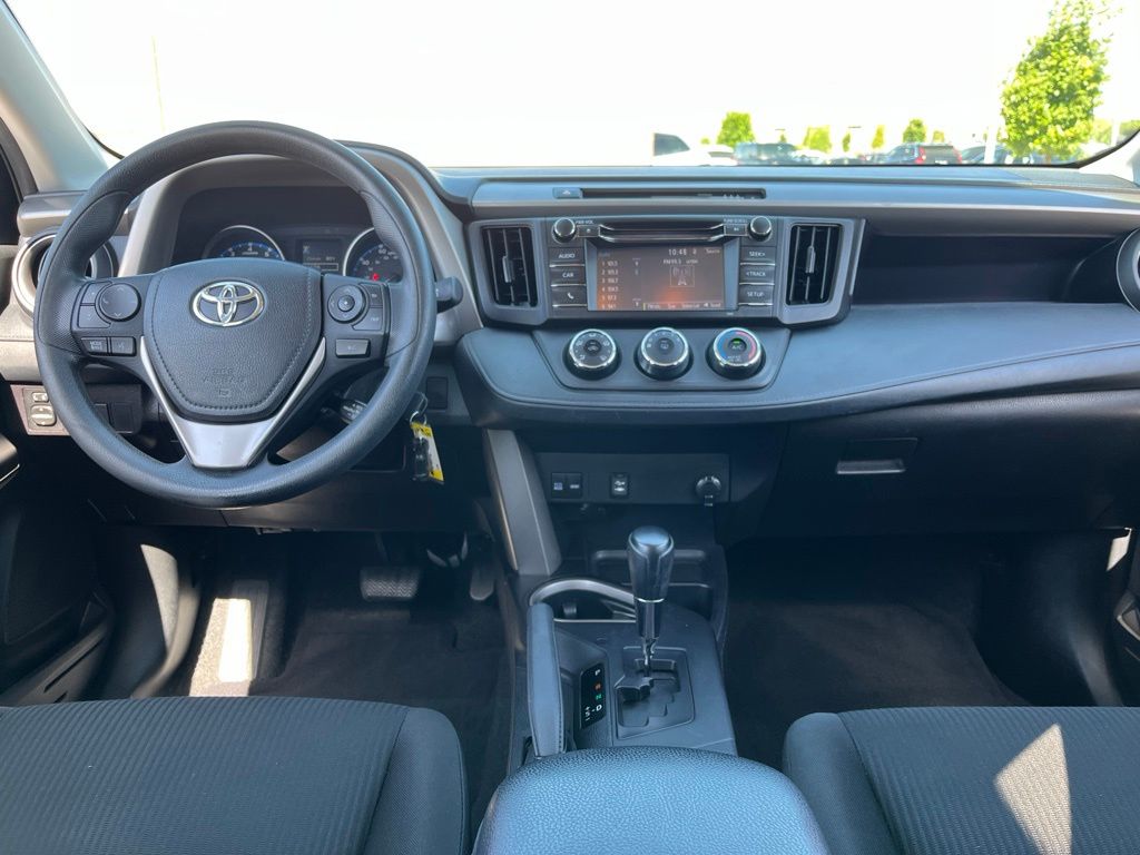 Thumbnail: 2018 Toyota RAV4 - 14