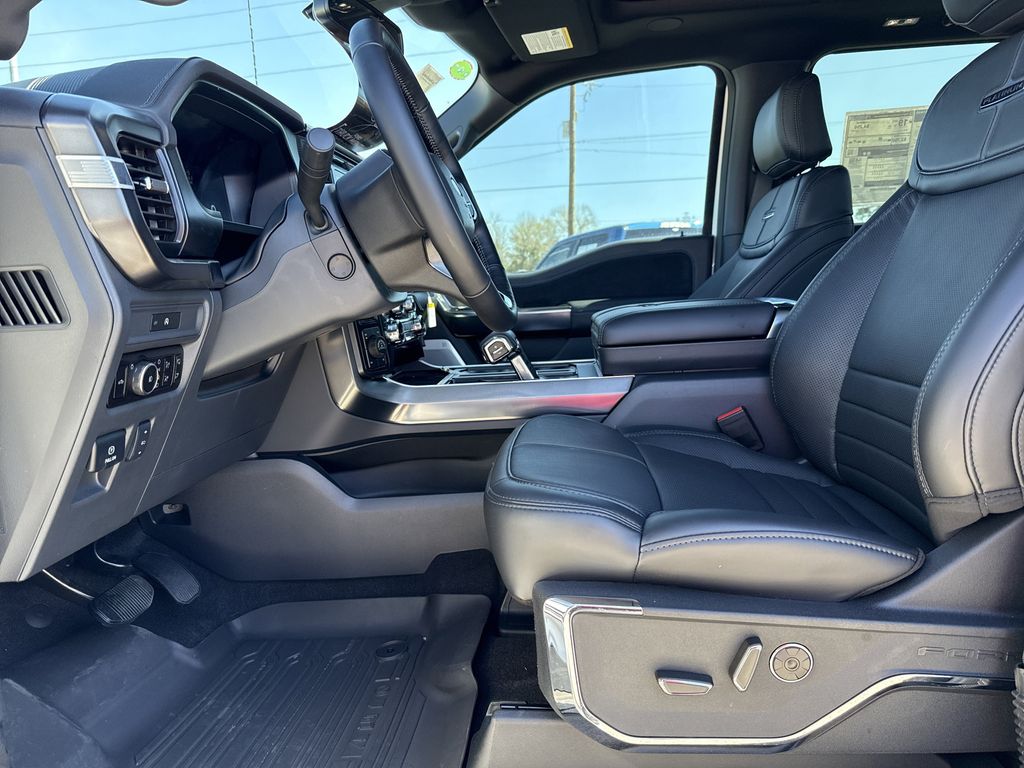 2025 Ford F-150 Platinum - 11