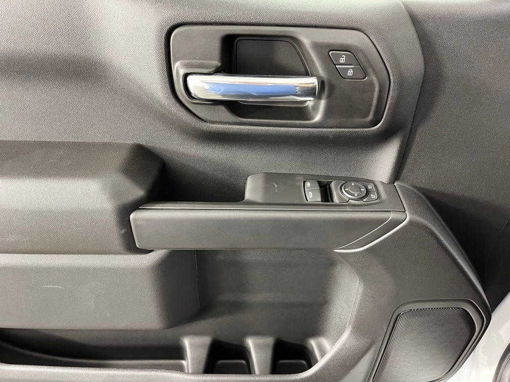 Thumbnail: 2026 Chevrolet Silverado 1500 - 23