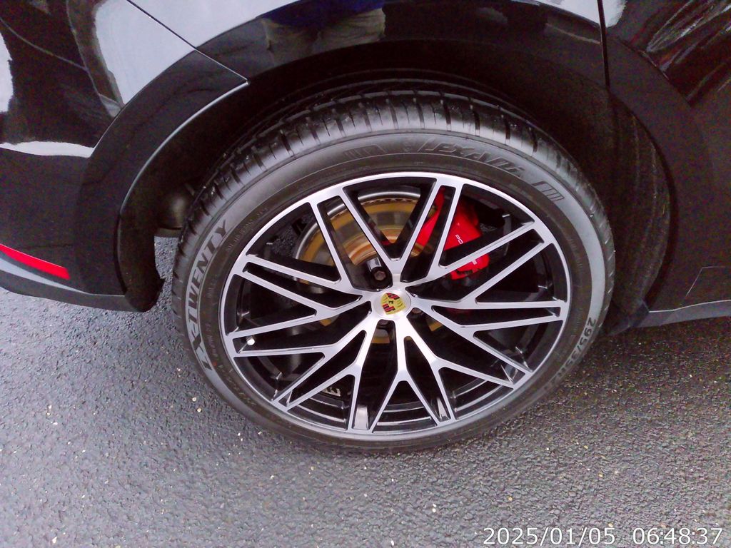 Thumbnail: 2023 Porsche Macan - 13