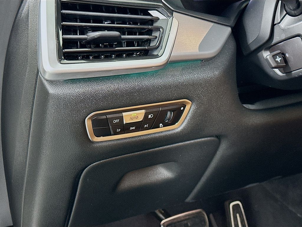 Thumbnail: 2022 BMW X6 - 10