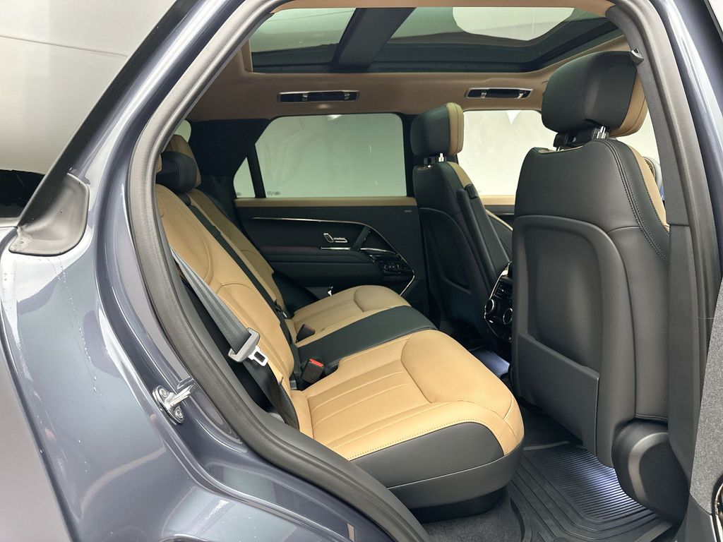Thumbnail: 2024 Land Rover Range Rover Sport - 12