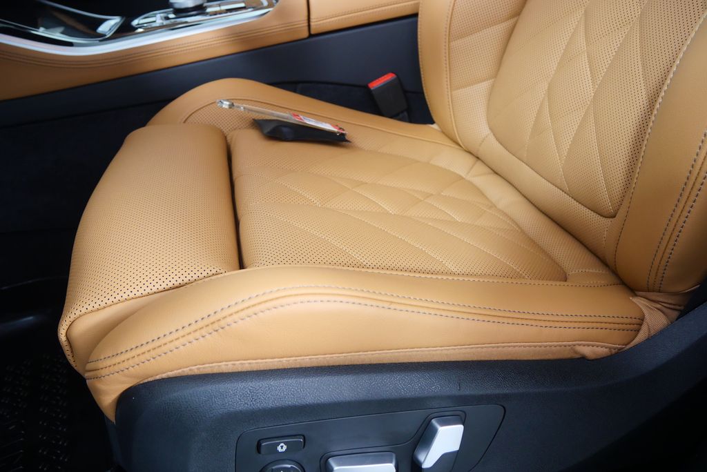 Thumbnail: 2026 BMW X5 - 10